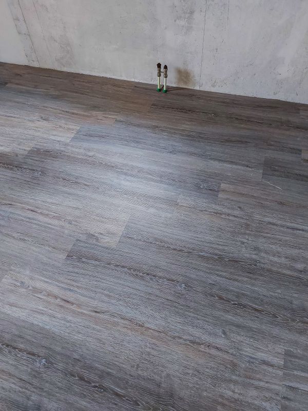 Stylish Vinyl Flooring in Bathroom